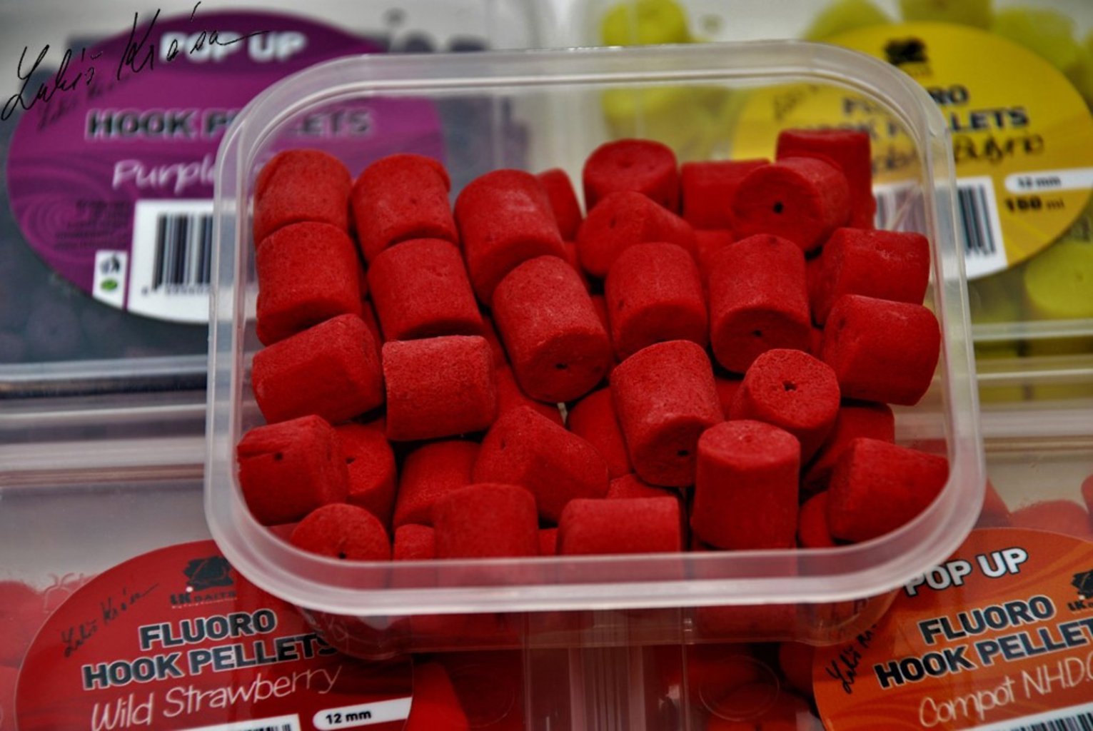 Levně LK Baits Fluoro POP-UP Hook Pellets Wild Strawberry 150ml, 12mm