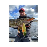 Lucky John wobler BBS Arrow Jerk 15S barva 032